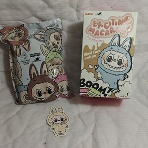 Pop Mart Exciting Macaroon Labubu (Soymilk)